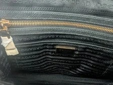 Prada & & Good Condition 4