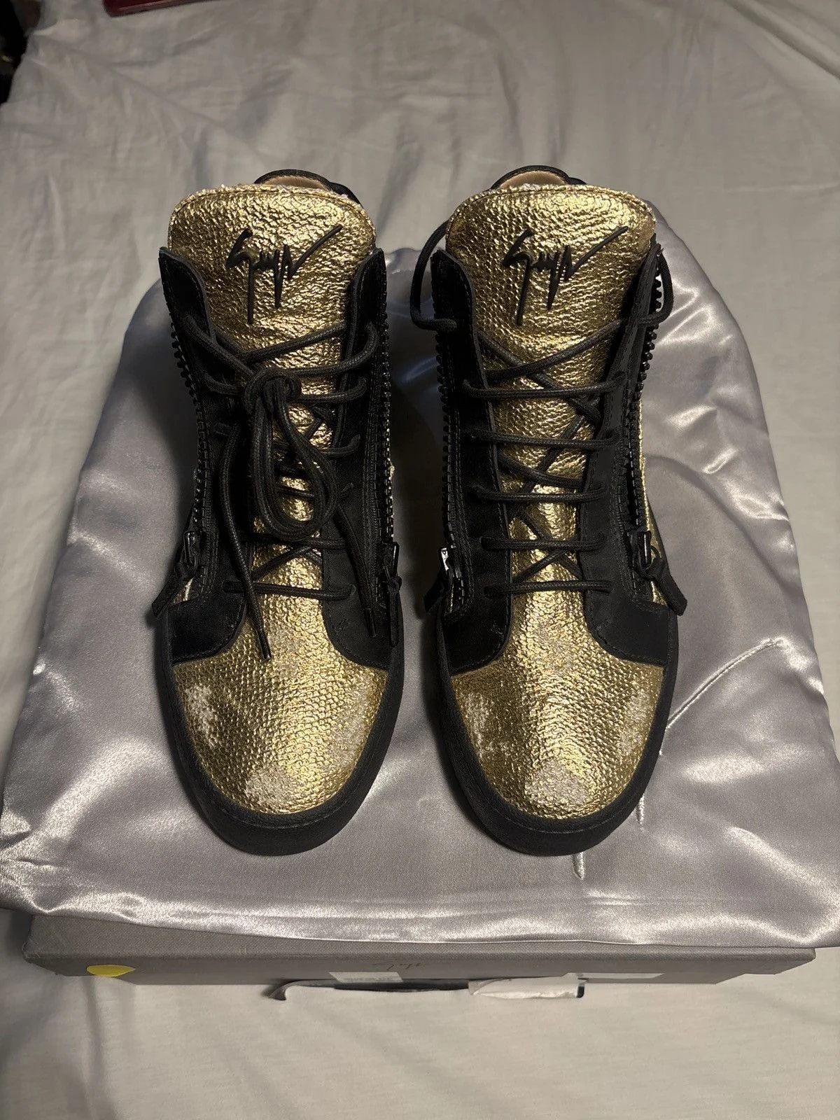 Giuseppe Zanotti — Giuseppe Zanotti Mid-Top Distressed — Sneaker — resale