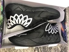 Puma Lamelo Ball MB.01 LOW - Size 10 US 2