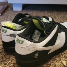 Nike SB Dunk Low Pro / Low Top + Neon Laces 3