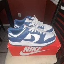 Nike / Low Top Lace-Up Athletic 4