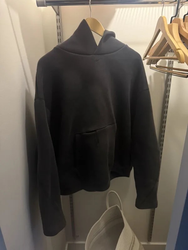 Nike — Nike Tech Pullover — streetwear — resale