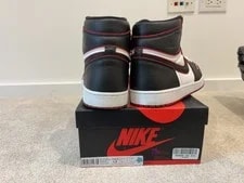 Air Jordan 1 Retro High OG Bloodline 2019 3