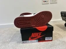 Air Jordan 1 Retro High OG Bloodline 2019 4