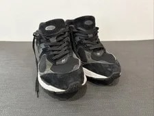 Size 9 - New Balance 2002R 4