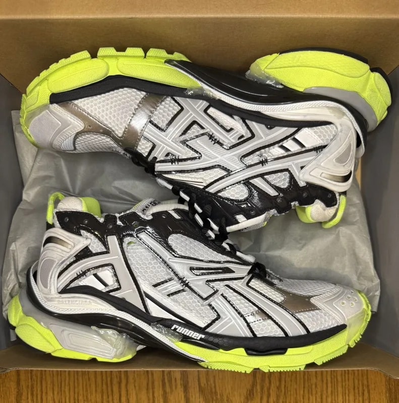 Balenciaga — Balenciaga Runner ( / /Fluo ) — Sneaker — resale