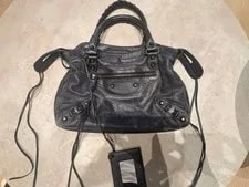Balenciaga — Balenciaga City Classic Distressed Zip — Handbag — resale