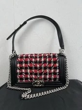 Chanel — Auth Chanel Chevron Boy 25 Flap Medium SHW Rank A+ — Handbag — resale