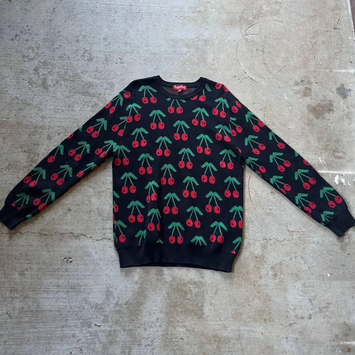 Supreme — Supreme Sweater Size Medium Cherries — streetwear — resale