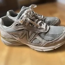 New Balance — 8.5US New Balance 990V4 Us8.5M990Gl4 — Sneaker — resale