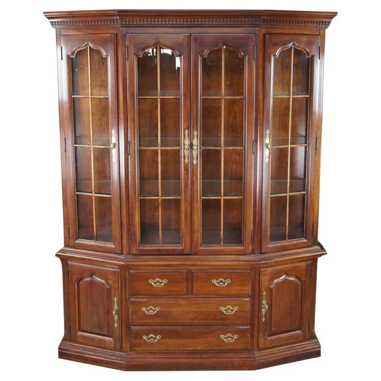 Thomasville — Thomasville Collectors Cherry Traditional Canted Front Lighted China Cabinet — Furniture — resale