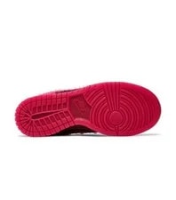 Nike Wmns Dunk Low 'Valentine's Day’ 3