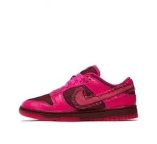Nike Wmns Dunk Low 'Valentine's Day’ 4