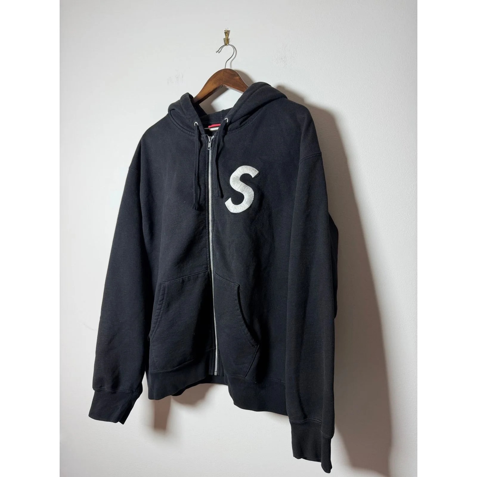 Supreme — Supreme S Logo Zip Up Hooded Sweatshirt — streetwear — resale
