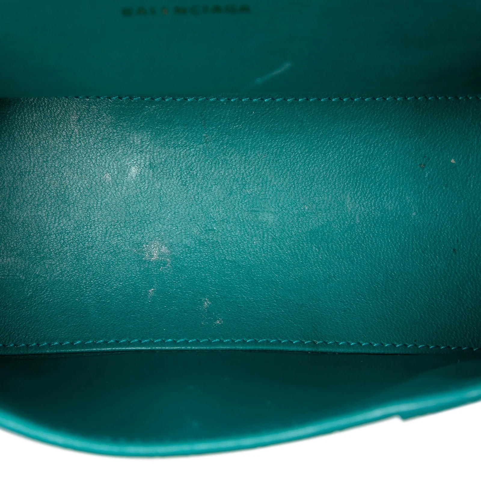 Embossed Hourglass Top Handle XS 4