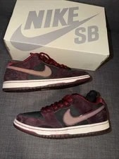 Nike SB — Size 10 - Nike SB Dunk Low X Riot Skateshop - FZ1289-200 — Sneaker — resale