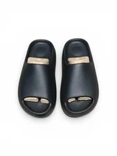 Yeezy Slides — 11 3