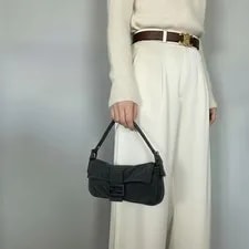 Fendi — Rank A* Fendi Mamma Baguette — Handbag — resale