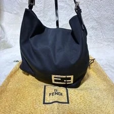 Fendi Mamma Bucket Ziplock Hardware 2