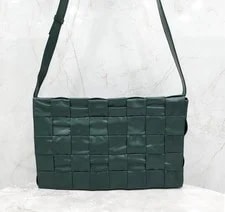 Bottega Veneta Maxi Cassette Crossbody 148265169 2