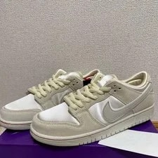 Nike SB — 9.0US Nike Sb Dunk Low City of Love — Sneaker — resale