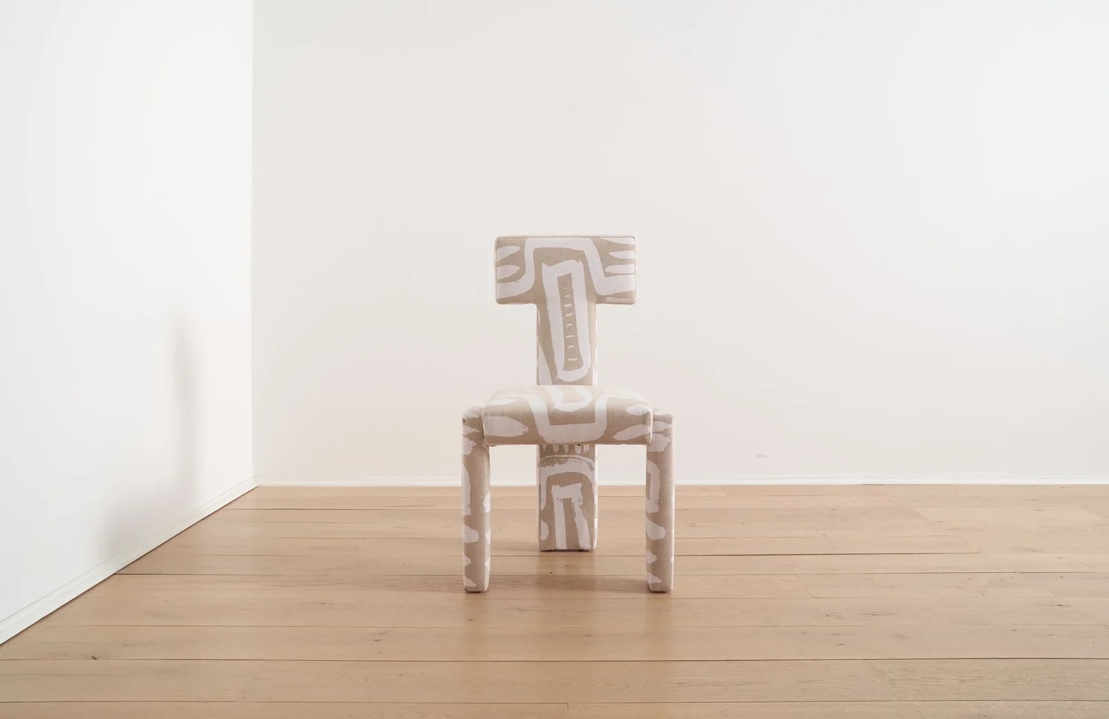 Trnk — Segment Highback Dining — Furniture — resale
