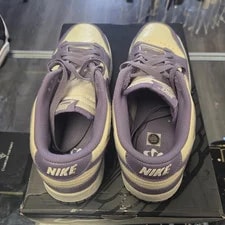 Nike — Nike Dunk Low / ’S Low Top Athletic Lace Up — Sneaker — resale