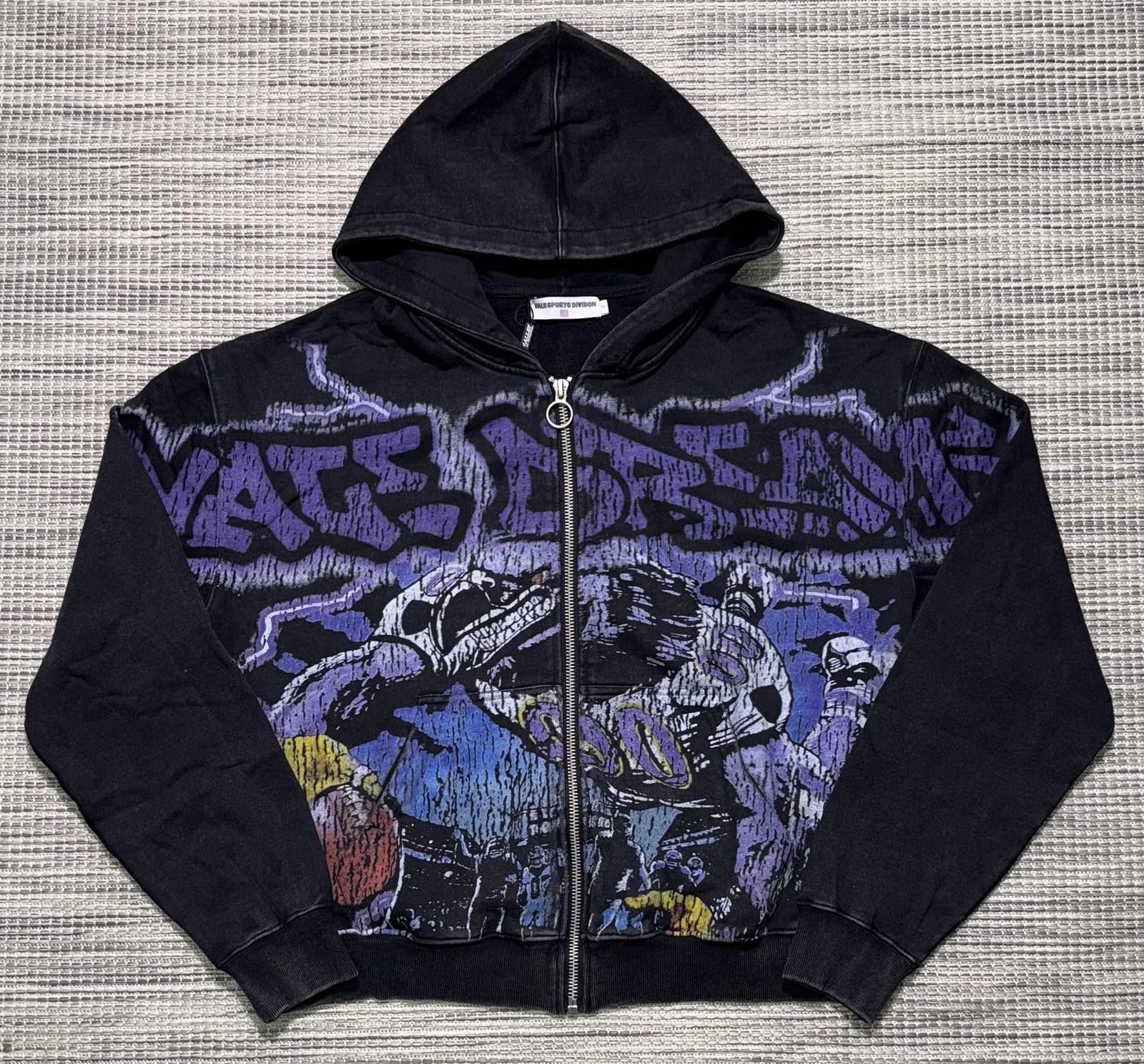 Vale Forever Zip — streetwear — resale