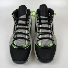 Reebok Question Mid Minions Grus Lab 4