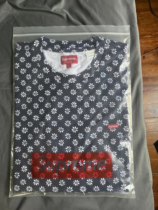 Supreme — Supreme Small Box Flowers L/S Tee — streetwear — resale