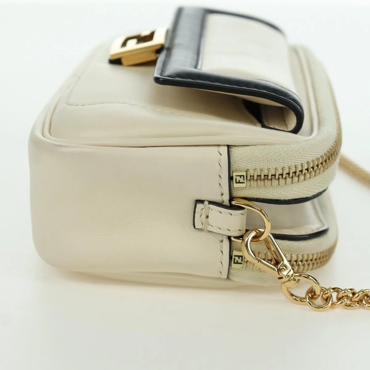 Fendi Easy 2 Baguette 4