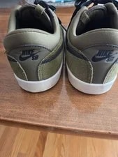 Nike SB Size 8.5 Low Cut Skateboard Shoes 4