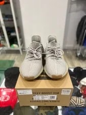 Yeezy 350 Size: 2
