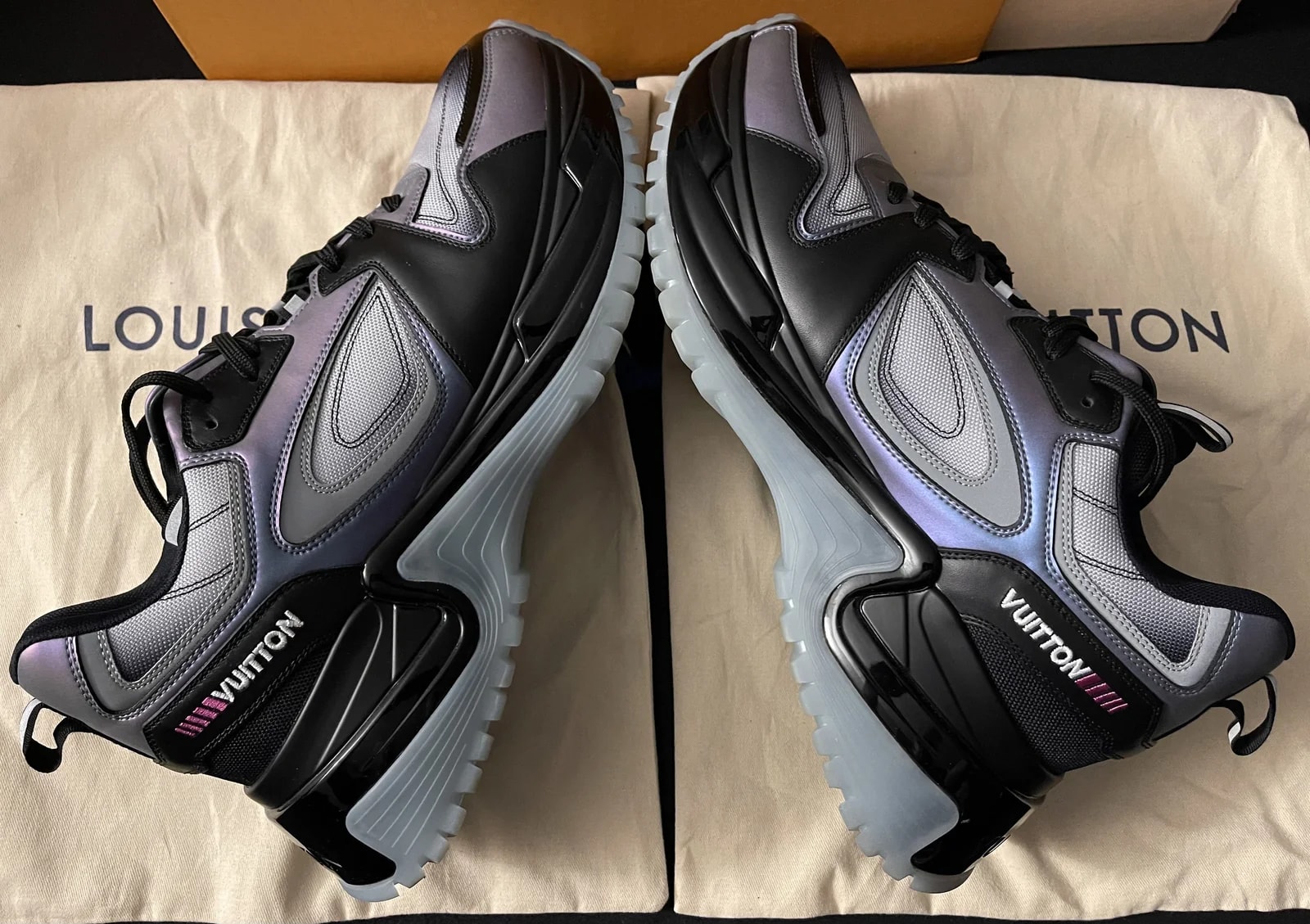 Louis Vuitton — Louis Vuitton UK 10 Run Away Pulse 1A5YTG — Sneaker — resale