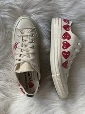 Comme des Garçons Play x Converse — Comme des Garçons Play X Converse Chuck Taylor Low Heart 10 8 — Sneaker — resale