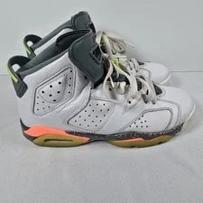 Air Jordan — Air Jordan 6 Retro Mango High Top Size 5Y , 384665-114 2015 — Sneaker — resale