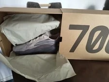 Yeezy — Yeezy Boost 700 V2 Tephra — Sneaker — resale