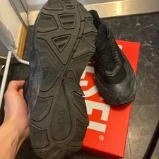 Diesel — Diesel D Cage Runner Shoes 9 US Casual Sneakers — Sneaker — resale