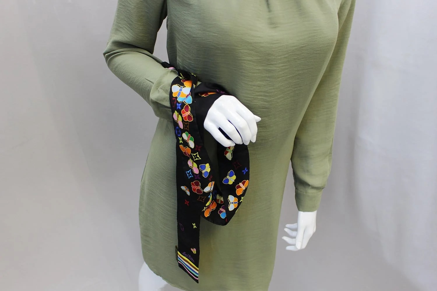 Louis Vuitton Slim Scarf Bandeau Headband Tie 3