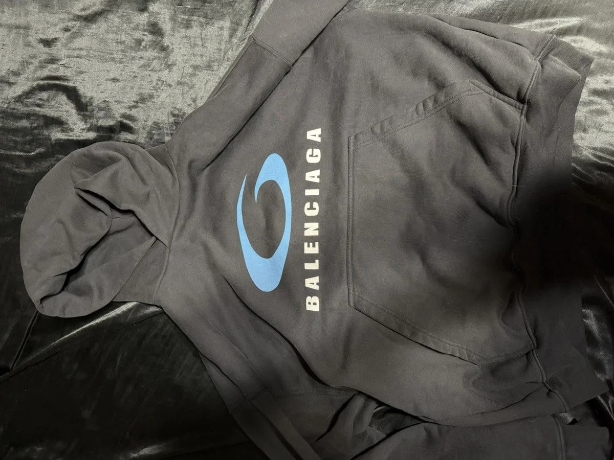 Balenciaga — Balenciaga Fits Like A Medium Retail $1000 — streetwear — resale