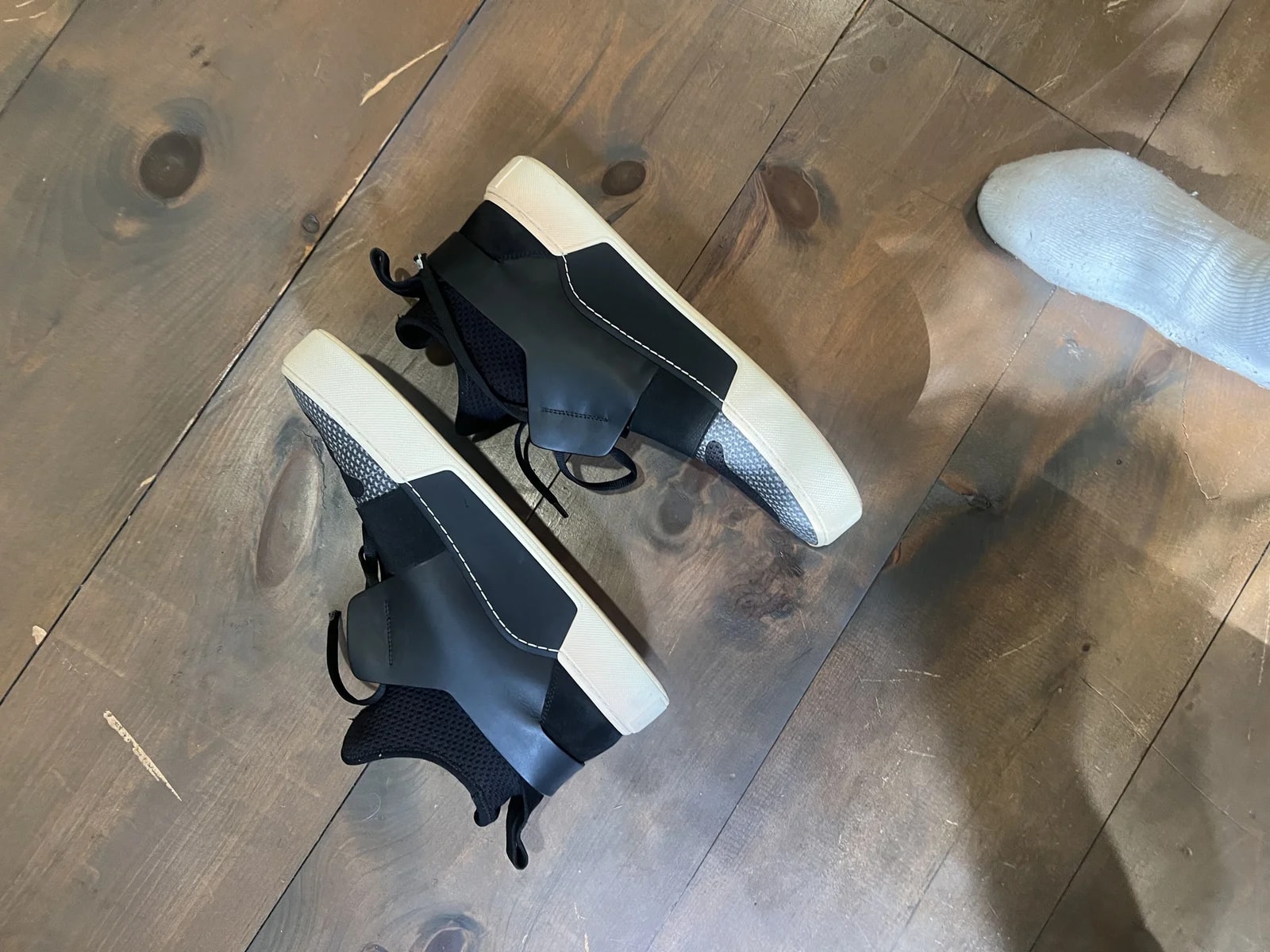 Balenciaga — Balenciaga Elastic High B/W (Size 11 US) — Sneaker — resale