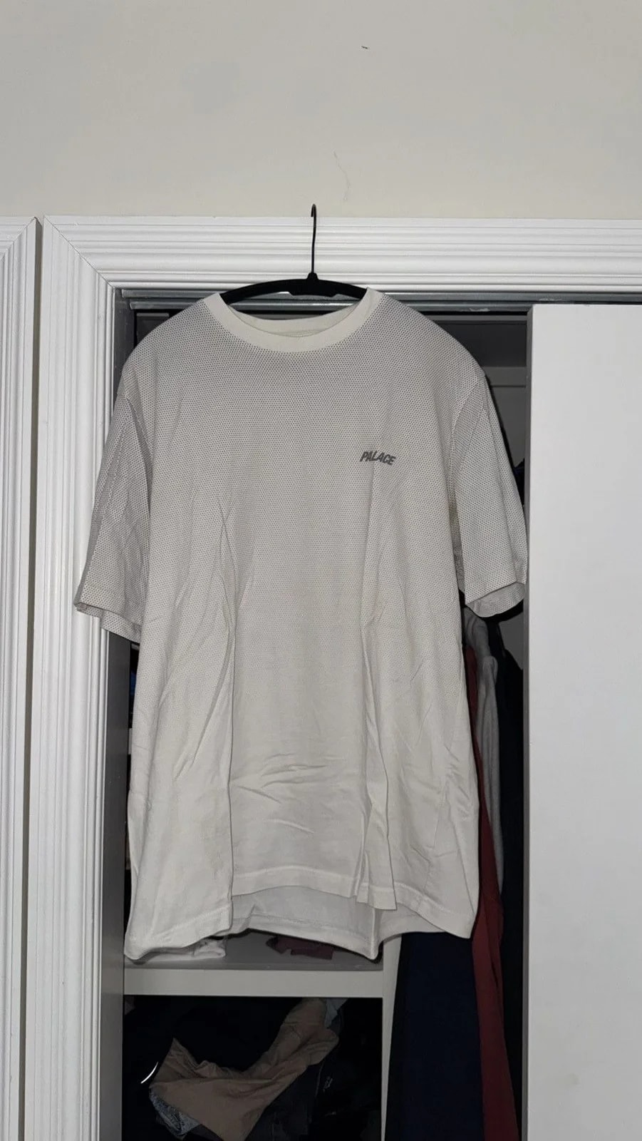 Palace — Palace Logo Tee — streetwear — resale
