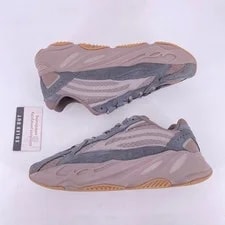 Yeezy 700 v2 " 2021 - Size 10 - gz0724 (10965-6) 2