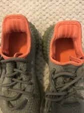 Yeezy Boost 350 V2 Tennis Shoe Athletic ’s Size 5 Excellent Shape 3