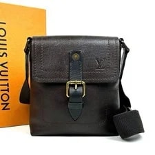 Louis Vuitton — Louis Vuitton Utah Yuma Pochette — Handbag — resale