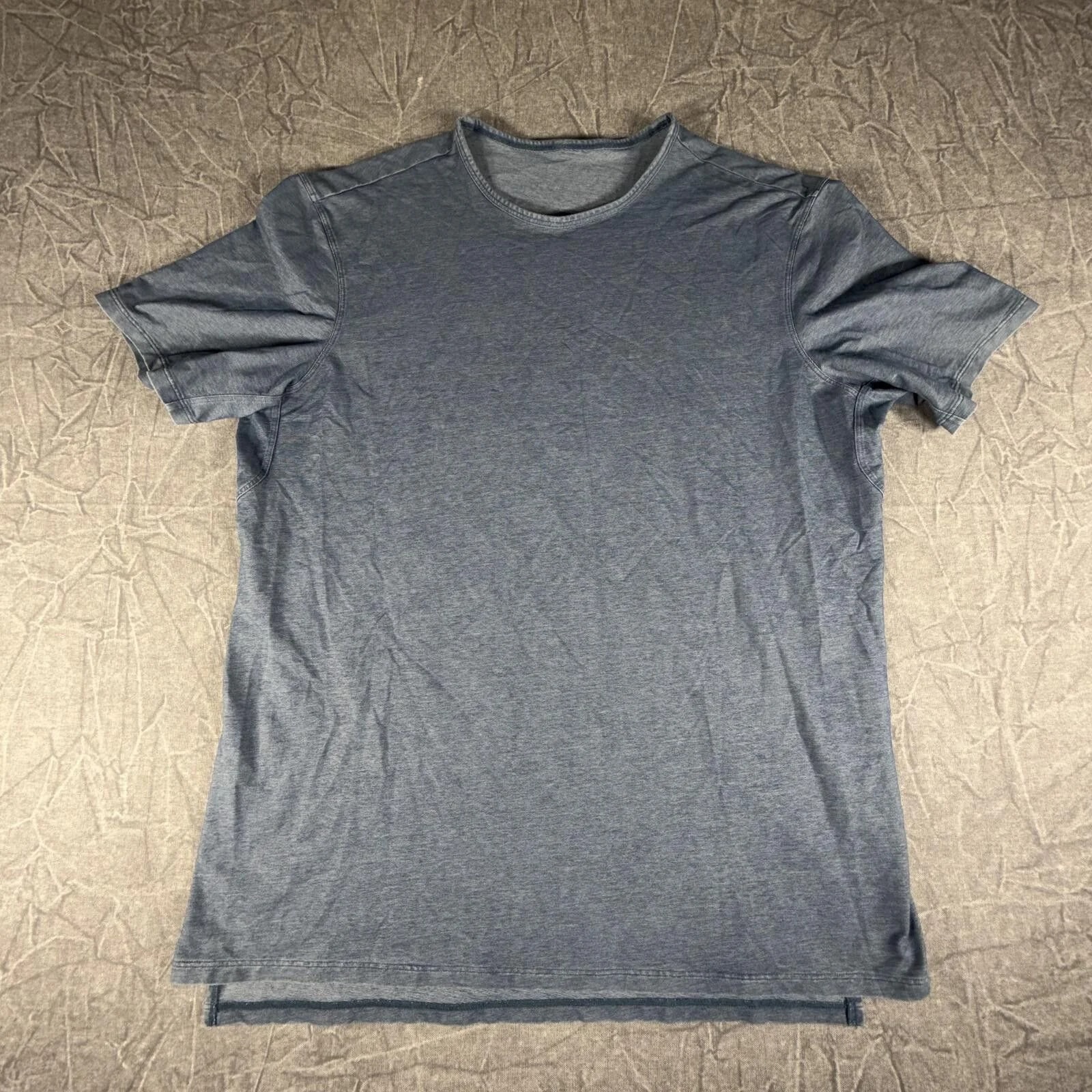 Lululemon — Lululemon Shirt L Athletic Wear — streetwear — resale