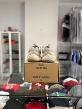 Yeezy 500 Size: 8 2