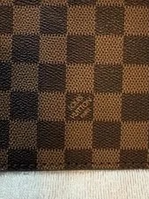 Louis Vuitton Neverfull /Wristlet. in Great Condition! 3