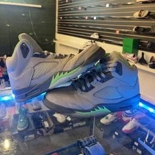 Jordan — Jordan 5 Retro Bean — Sneaker — resale