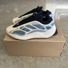 Yeezy 700 Kyanit 2